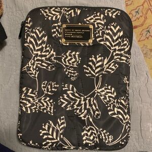Marc By Marc Jacobs Black and Cream Leaf Phone Cover